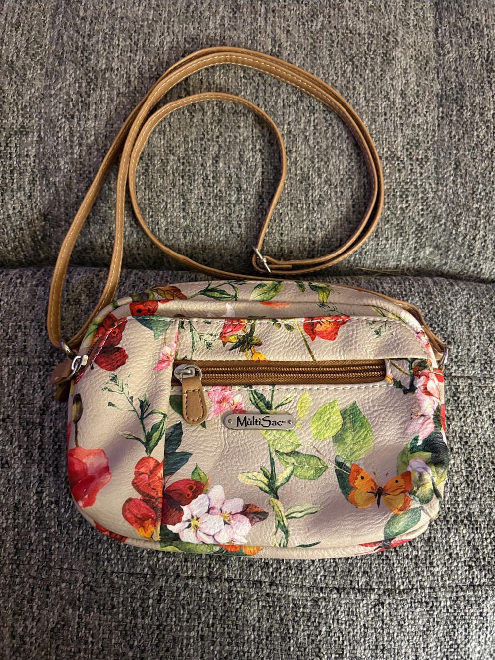 Multi Sak Floral Crossbody Bag in Beige with Adjustable Strap. 8 x 6 x 2.